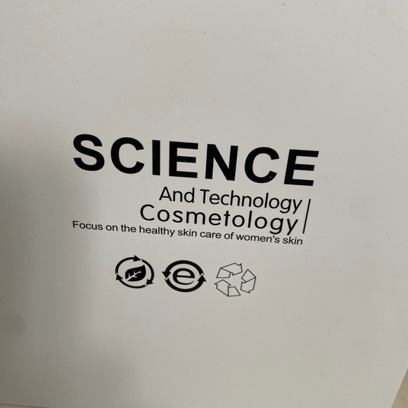 LED Light Therapy Mask - Picture 9 of 15